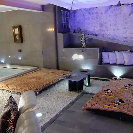 Vip Garten Whirlpool Mit Meerblick Im Herzen Der Stadt By Interhome *