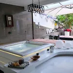 Vip Garten Whirlpool Mit Meerblick Im Herzen Der Stadt By Interhome 度假居 斯培西亚