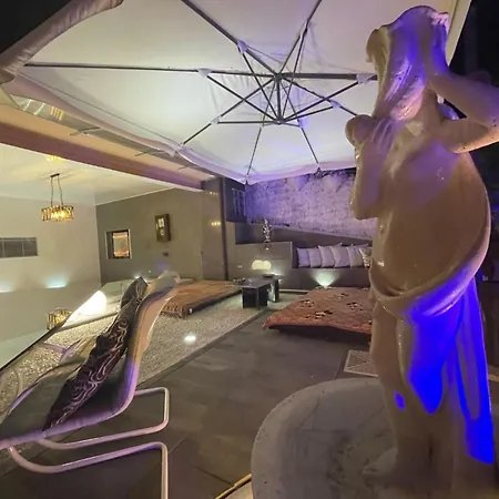 Vip Garten Whirlpool Mit Meerblick Im Herzen Der Stadt By Interhome Holiday home
